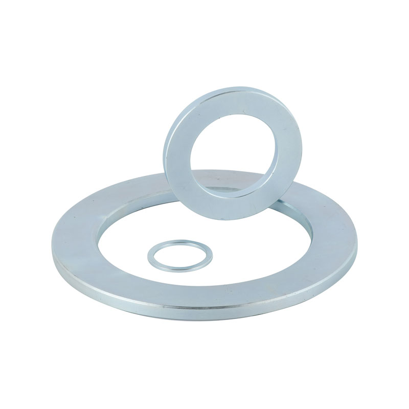 Magnet pembesar suara